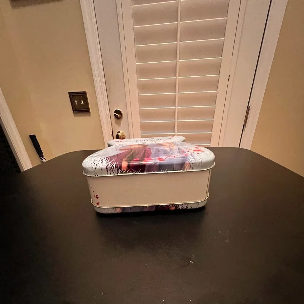 Disney Frozen tin purse lunch box